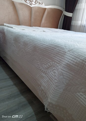 Nakışlı Beyaz Gri Yatak Örtüsü - Görsel 7