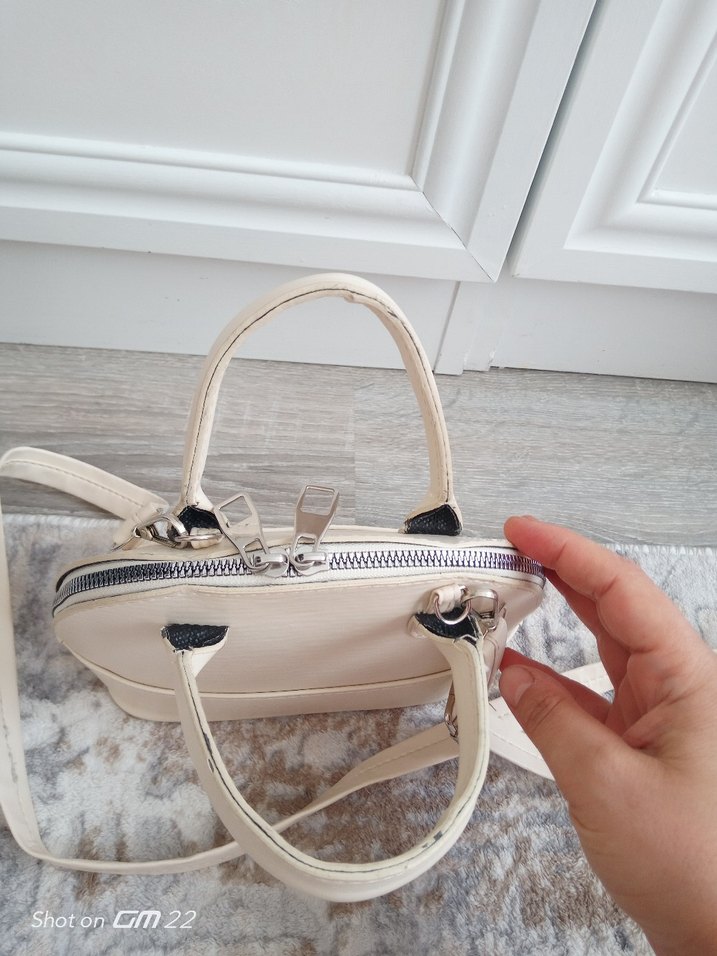 Beyaz Deri Fermuarlı Kadın Çanta - Görsel 2