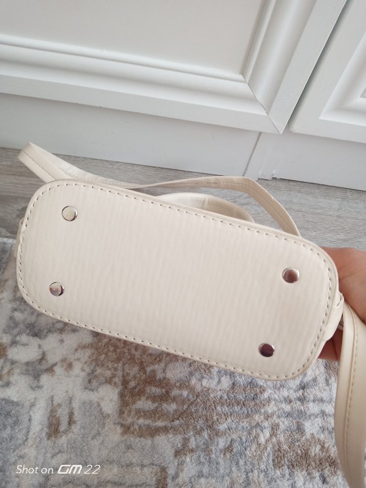 Beyaz Deri Fermuarlı Kadın Çanta - Görsel 3