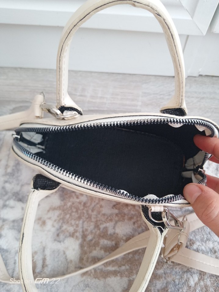 Beyaz Deri Fermuarlı Kadın Çanta - Görsel 4