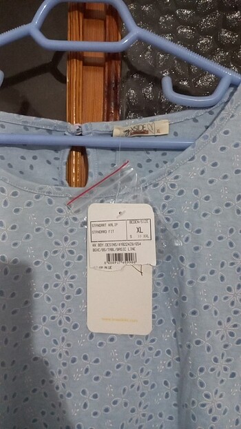 xl Beden Etiketli mavi renk yazlık tişört