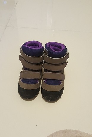 Adidas unisex çocuk botu. 24 numara