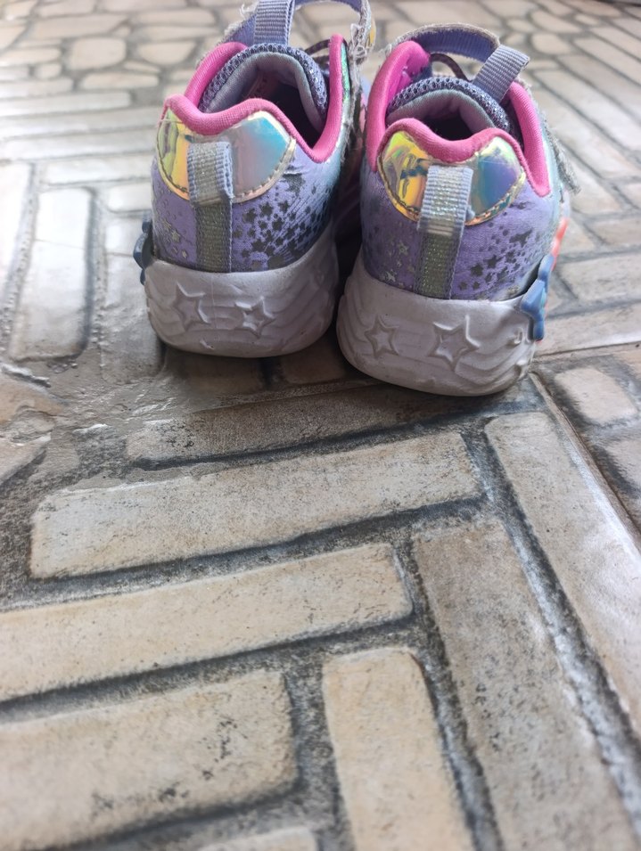 skechers Kız Çocuk Çok Renkli Işıklı Spor Ayakkabı - Görsel 3