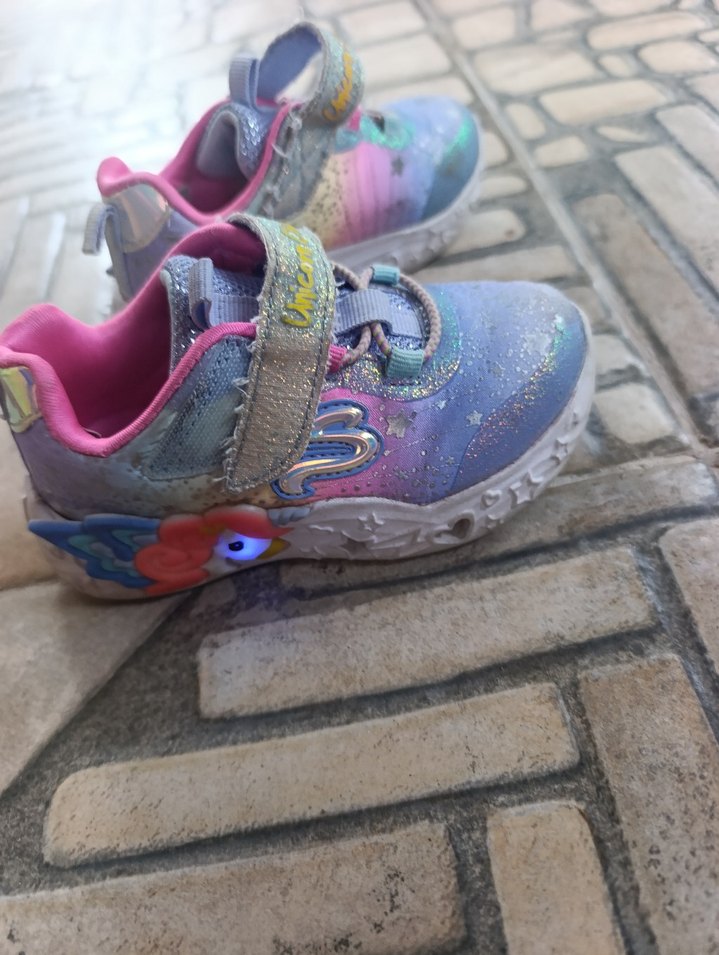 skechers Kız Çocuk Çok Renkli Işıklı Spor Ayakkabı - Görsel 2