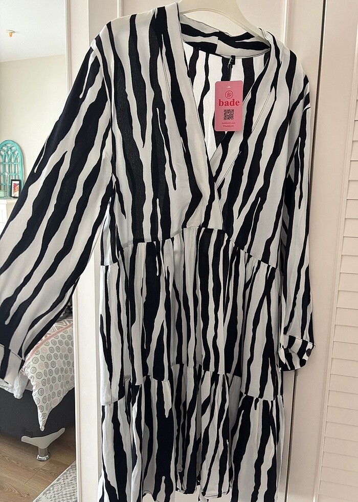 Zara elbise etiketi üstünde - Görsel 2