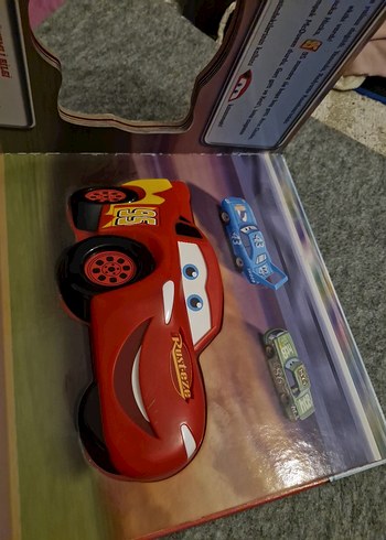 Beden Renk Şimşek McQueen ile Yarış Çocuk Kitabı sesli
