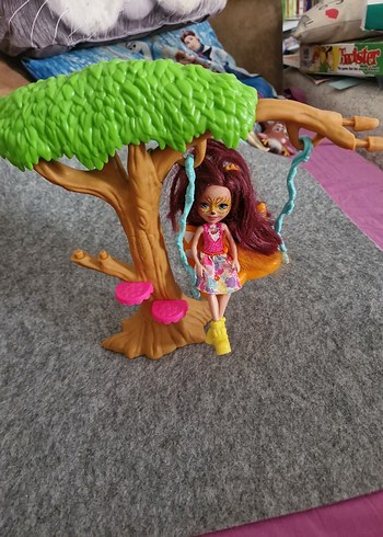 enchantimals Bebek ve Salıncaklı Ağaç Seti