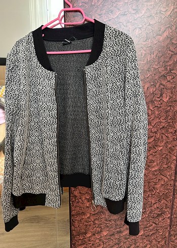 Gri Yılan Desenli Triko Hırka - Görsel 2