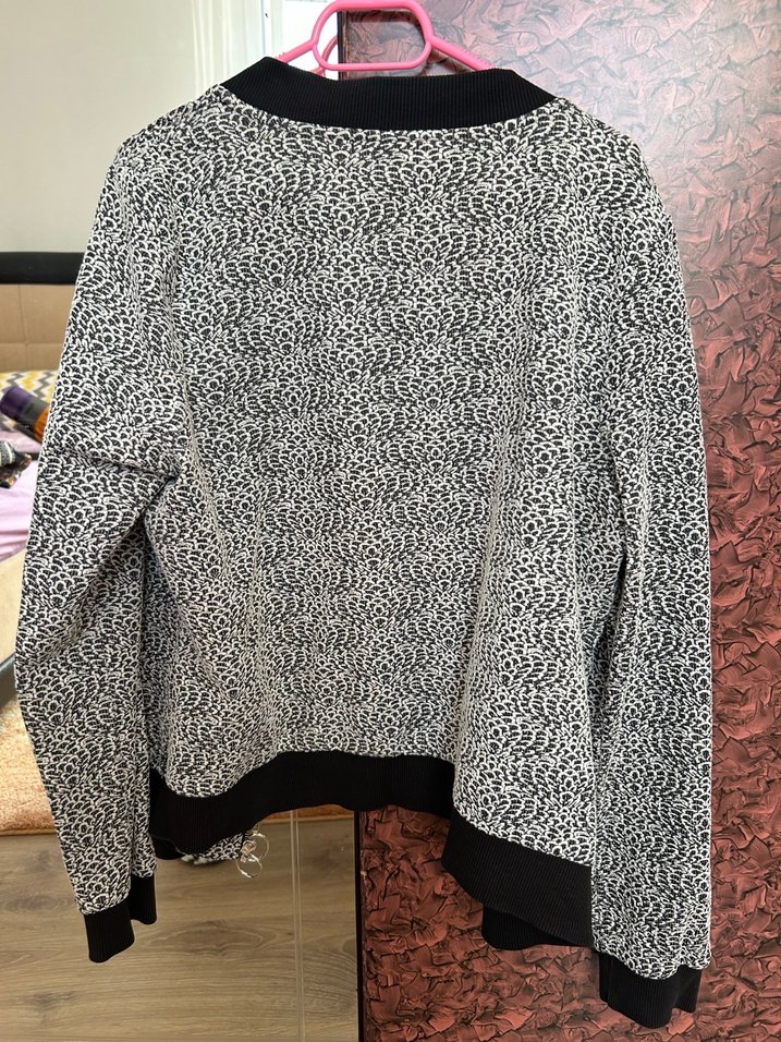 Gri Yılan Desenli Triko Hırka - Görsel 3