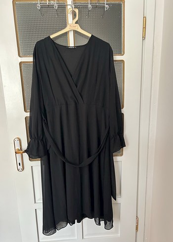 Siyah V Yaka Uzun Kollu Salaş Büyük Beden Uzun Elbise - Görsel 2