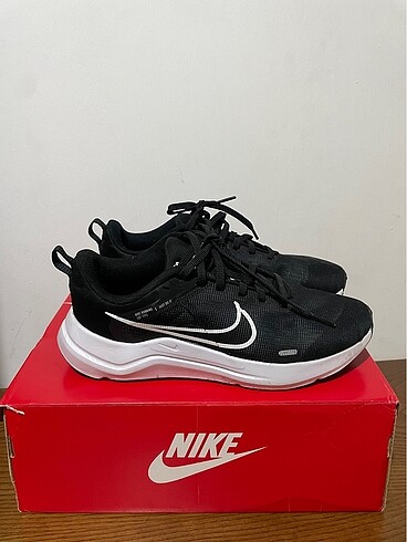 Nike spor ayakkabı