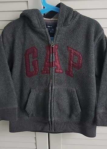 GAP sweatshirt