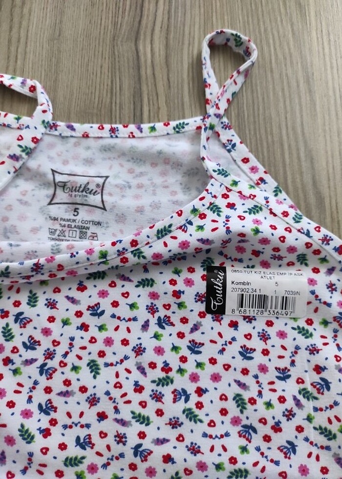 Desenli kız çocuk atlet  - Görsel 2