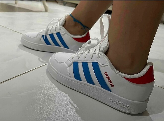 Adidas spor ayakkabı