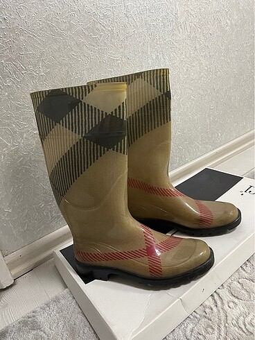 Burberry çizme