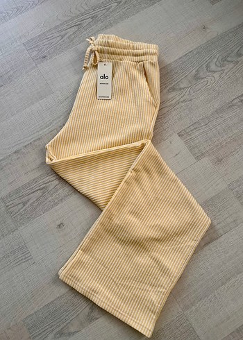 Sarı Çizgili Kadın Pantolon