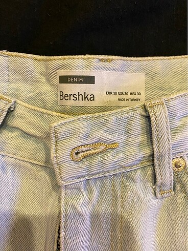 38 Beden BERSHKA kot şort