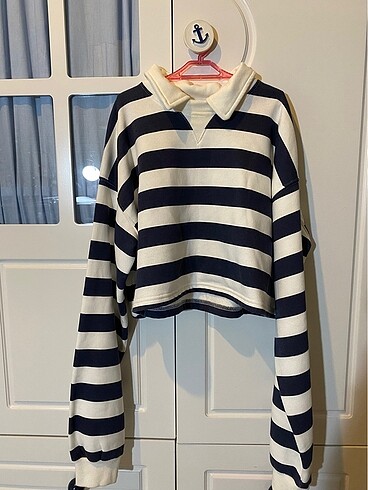 Crop sweatshirt