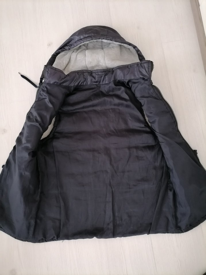 Gri Kapüşonlu Fermuarlı Erkek Yelek - Görsel 2