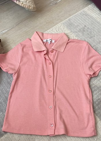 Pembe Kısa Kollu Düğmeli tişört