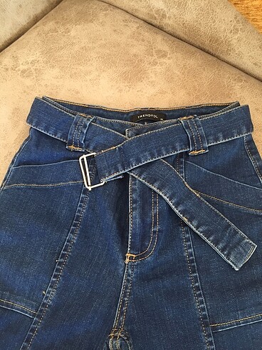 kemerli kot pantolon