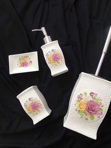 5 parça çiçekli banyo seti