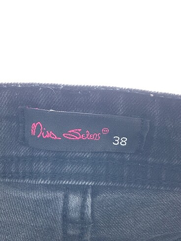 38 Beden siyah Renk PreLoved Jean / Kot %70 İndirimli.