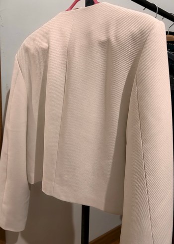 H&M Beyaz Düğmeli Kadın Ceket - Görsel 3