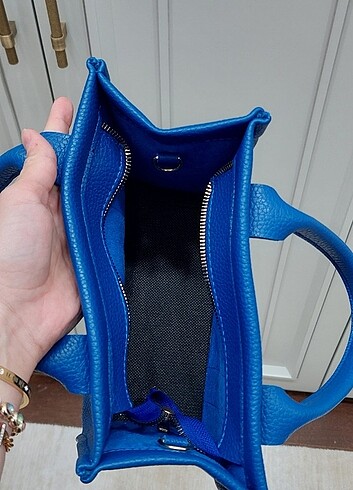 The tote bag