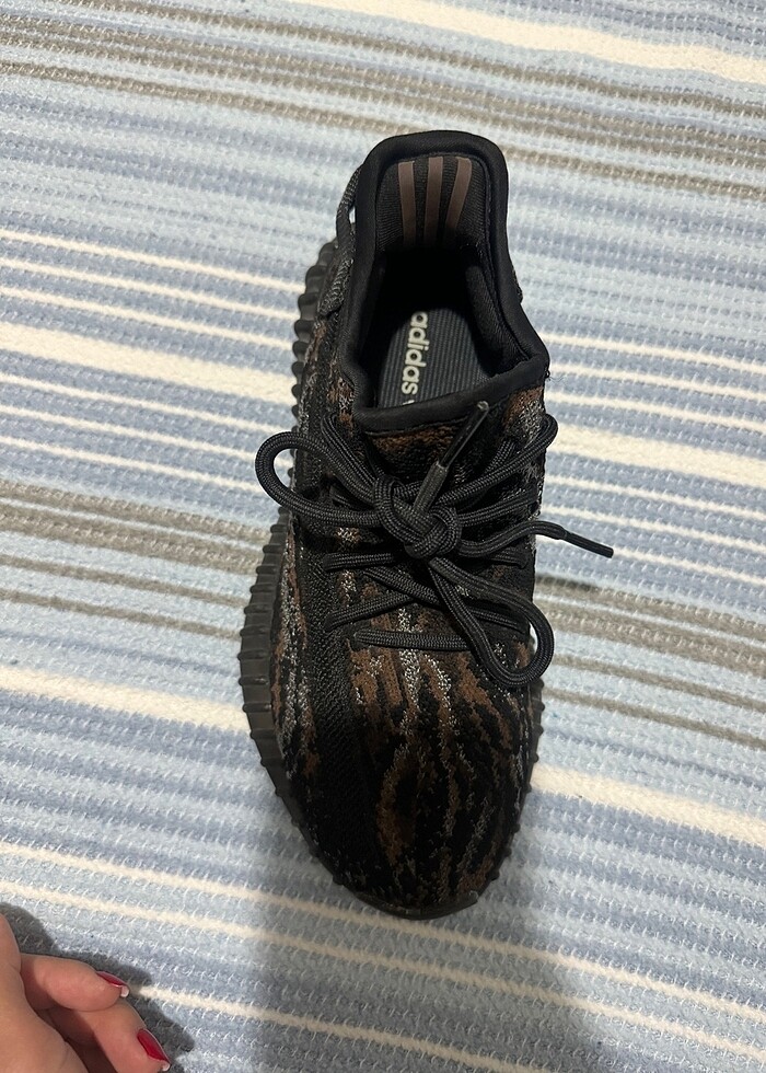 Adidas Yeezy Boost Spor Ayakkabı - Görsel 3