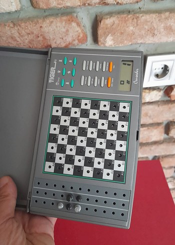  Tiger Elektronik Satranç Oyunu Seti