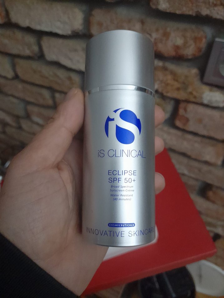 IS Clinical Kadın Güneş Kremi - Görsel 3