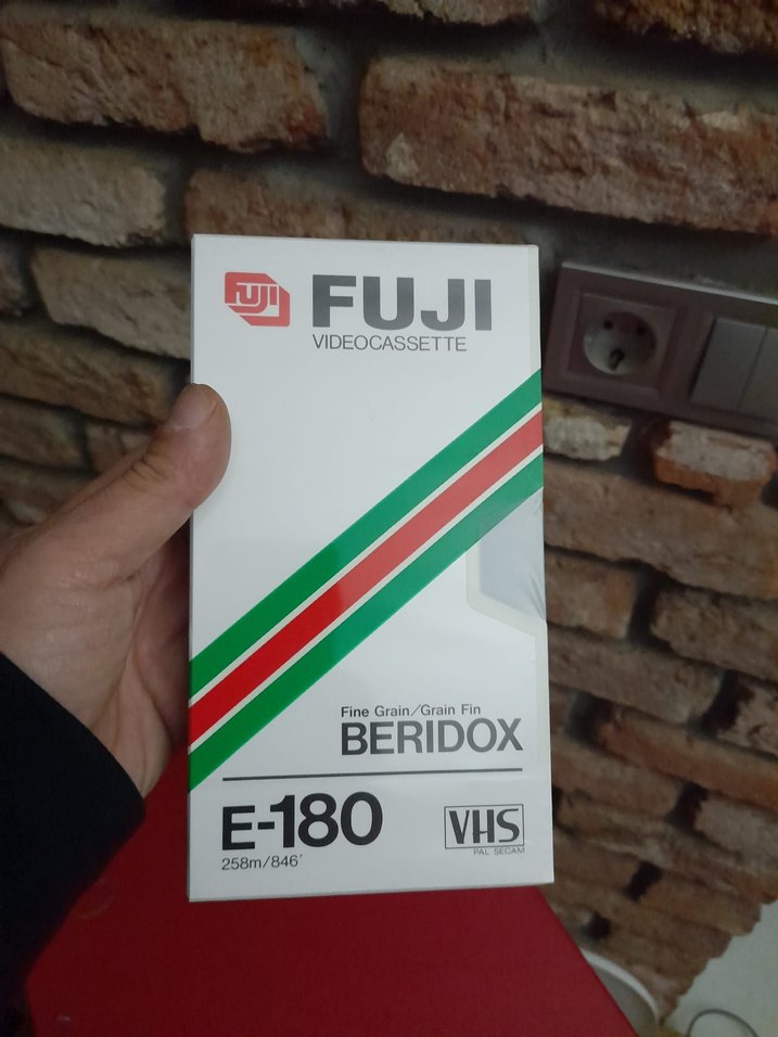FUJI E-180 VHS Videokaset 258 Dakika - Görsel 2