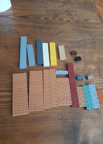 Diğer Lego Desenli Tuğlaları Seti 131 Adet