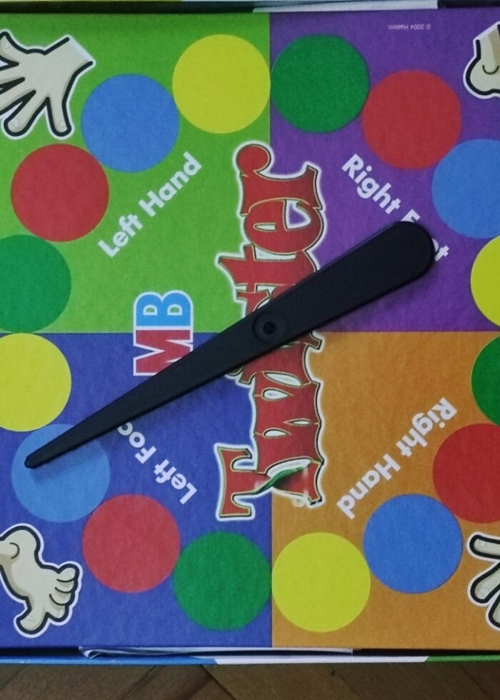 Twister Hasbro oyun  - Görsel 3