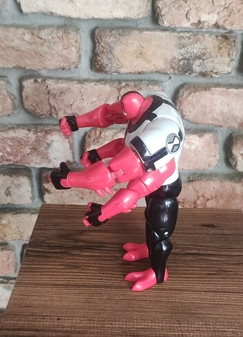 Beden Renk Bandai 2006 Ben 10 Figür