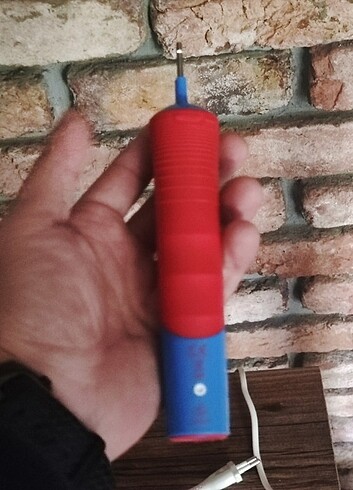 Beden Renk Oral-B şarjlı diş fırçası