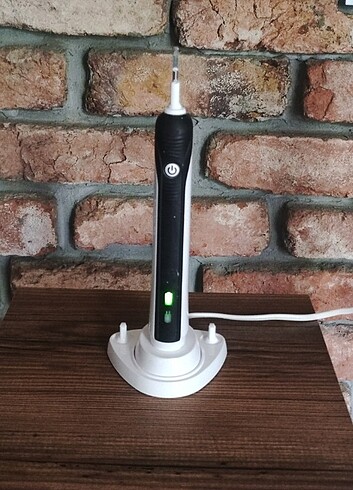 Oral-B Oral-B şarjlı diş fırçası
