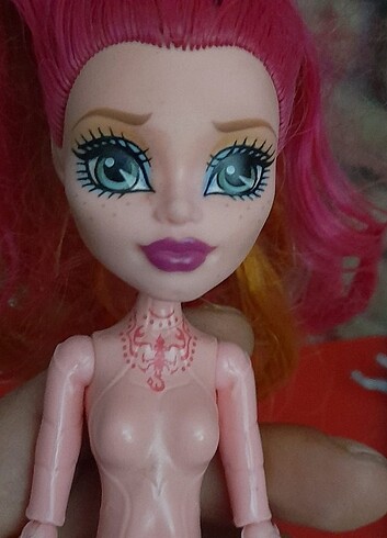 Beden Monster High Gigi Bebek