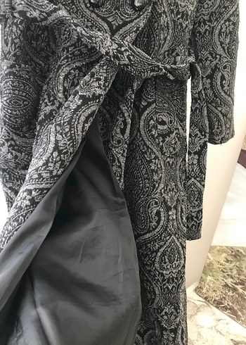 Gri Yılan Desenli Uzun Kadın Kaban - Görsel 4