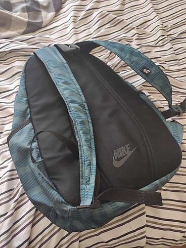 Nike Nike deforme olmuş çanta
