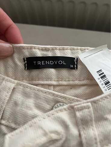 Trendyol & Milla TRENDYOLMİLLA TADİLATSİZ KREM WİDE LEG JEAN