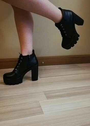 Diğer Bootie