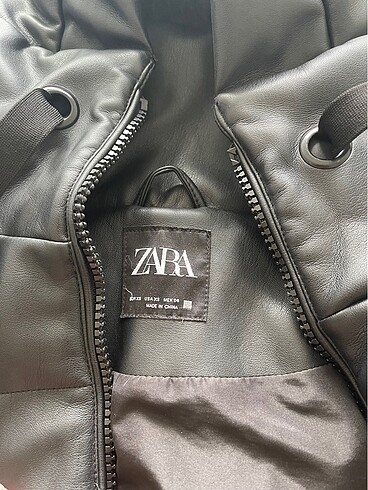 xs Beden Zara Kapüşonlu deri puffer mont