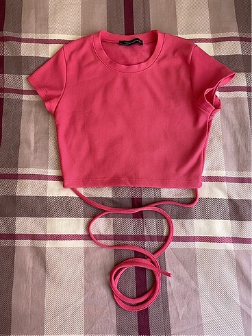 Trendyolmilla pembe crop top büstiyer.