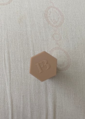 Beden Fenty Beauty kontür amber