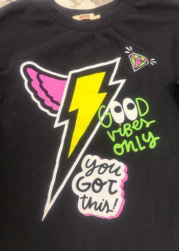 Siyah uzun kollu rengarenk baskılı tişört 9 yaş - Görsel 3