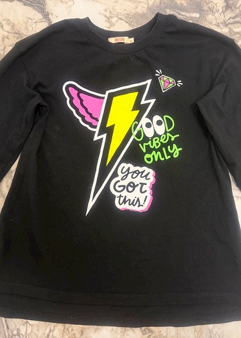 Siyah uzun kollu rengarenk baskılı tişört 9 yaş - Görsel 2