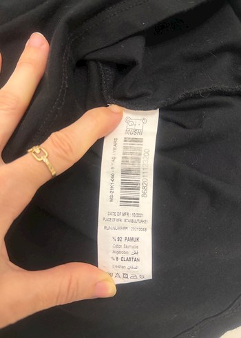 Siyah uzun kollu rengarenk baskılı tişört 9 yaş - Görsel 5