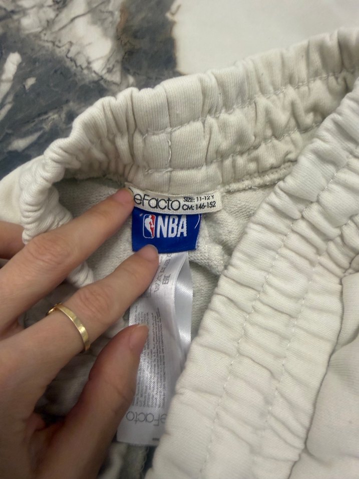 Beyaz NBA nakış baskılı eşofman altı 11 12 yaş - Görsel 5